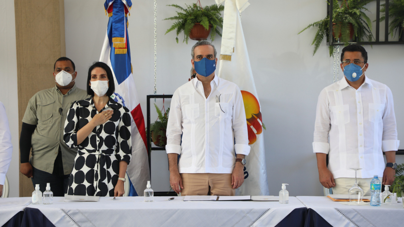 Presidente apertura estaciones de bombeo en Puerto Plata