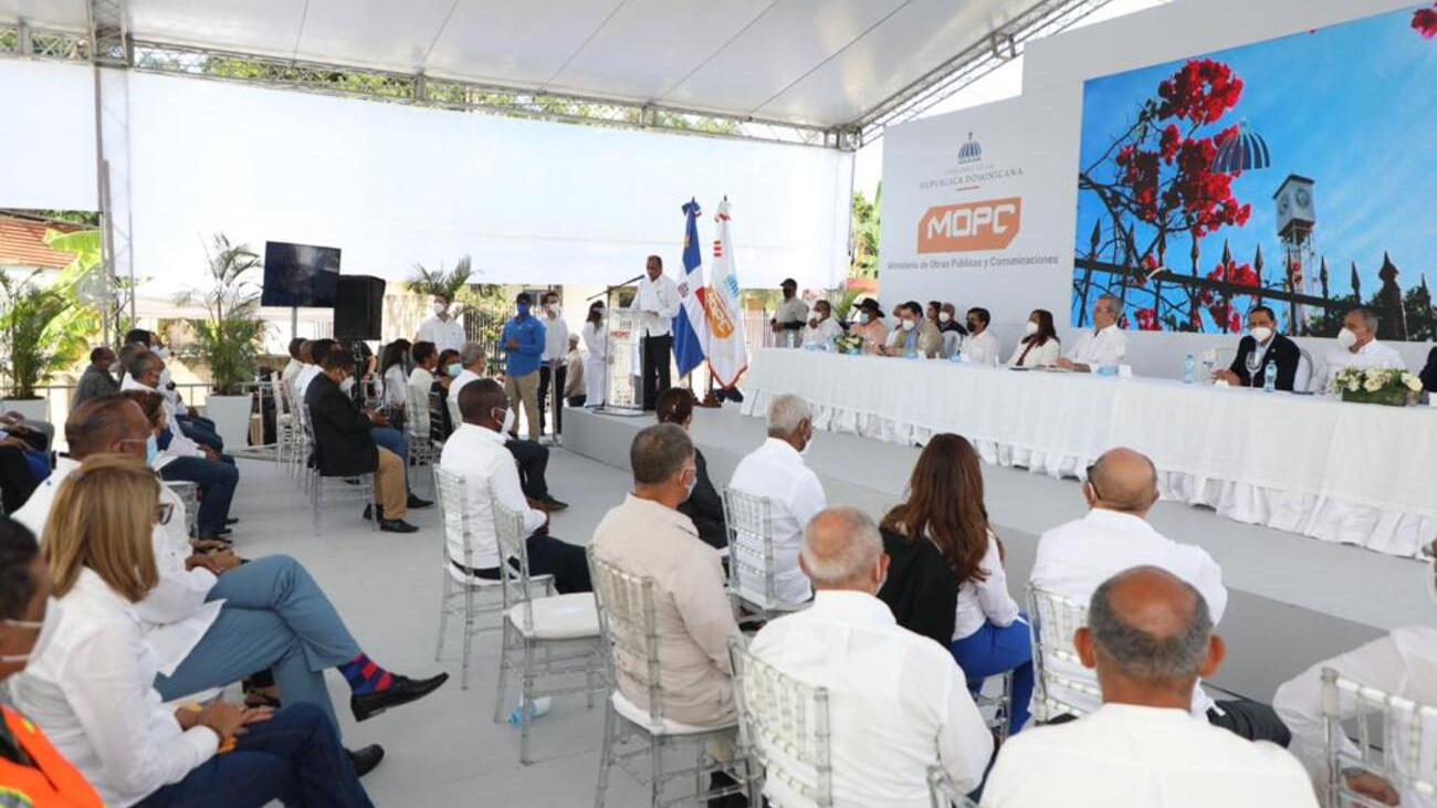Luis Abinader inaugura reconstrucción carretera Monte Cristi-Dajabón