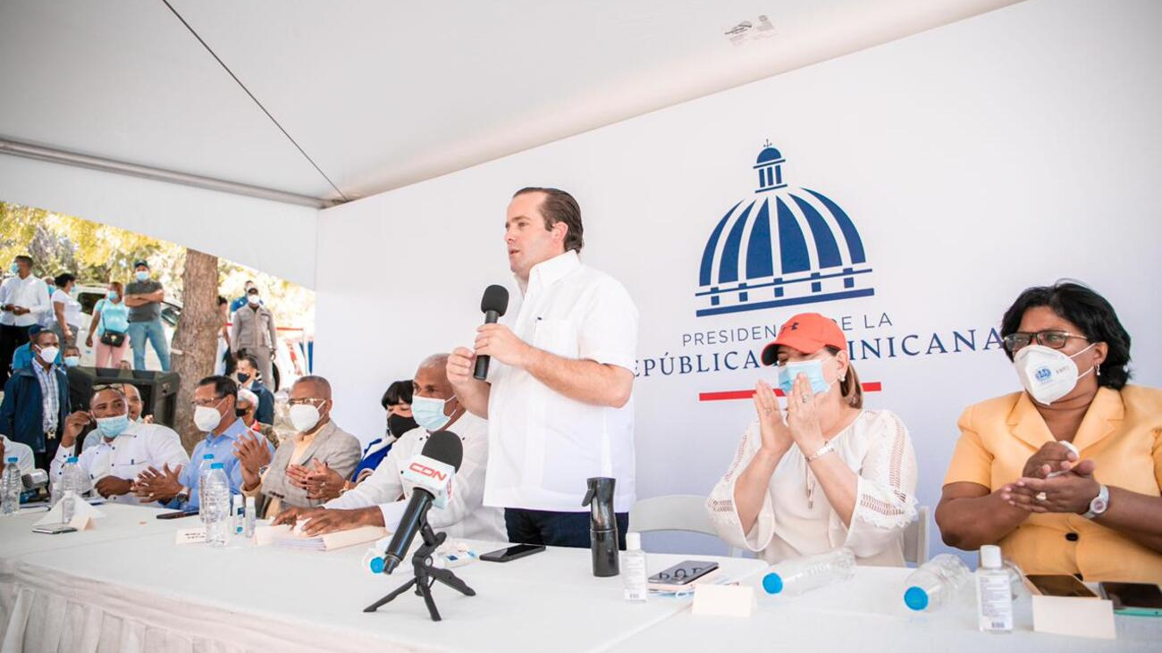 Gobierno aporta RD$40 millones para edificación de viviendas