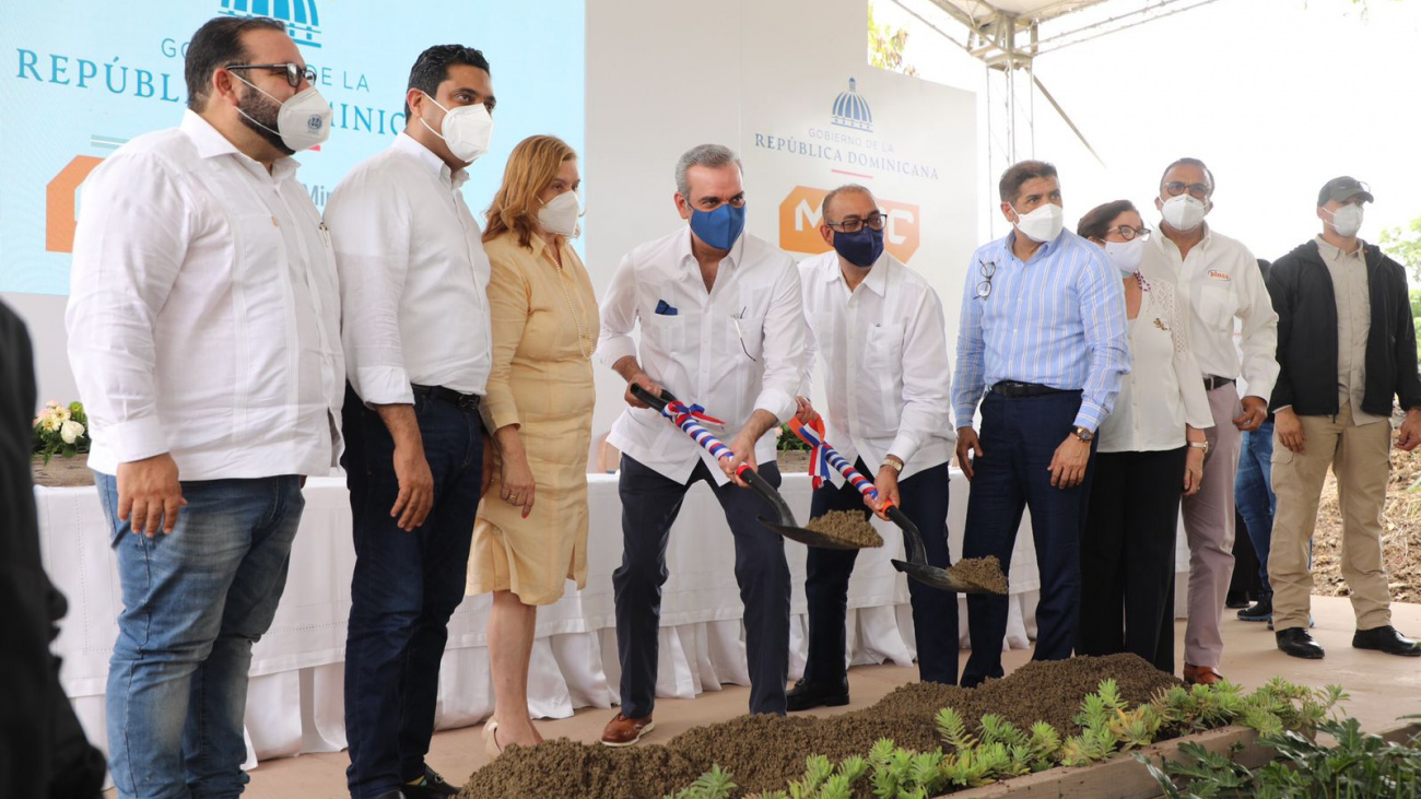 Abinader inicia labores de construcción del puente Sabaneta