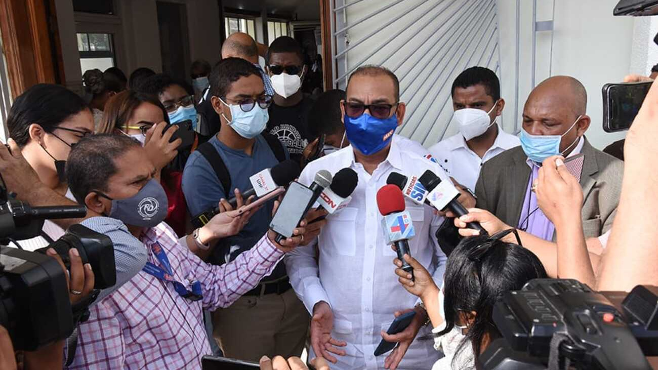 Gobierno ejecutara amplio programa de reconstrucción, asfaltado aceras y contenes en todo el país