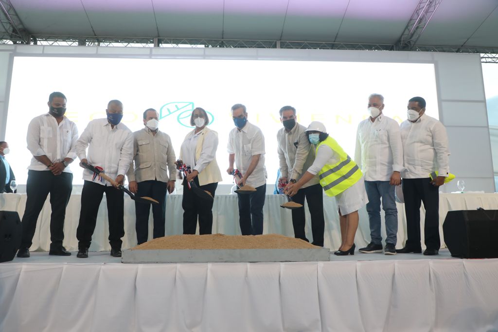 Presidente inaugura obras en San Cristóbal