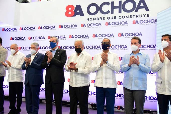 Abinader dirige acto de inauguración de Centro de Exhibición y Venta Ochoa