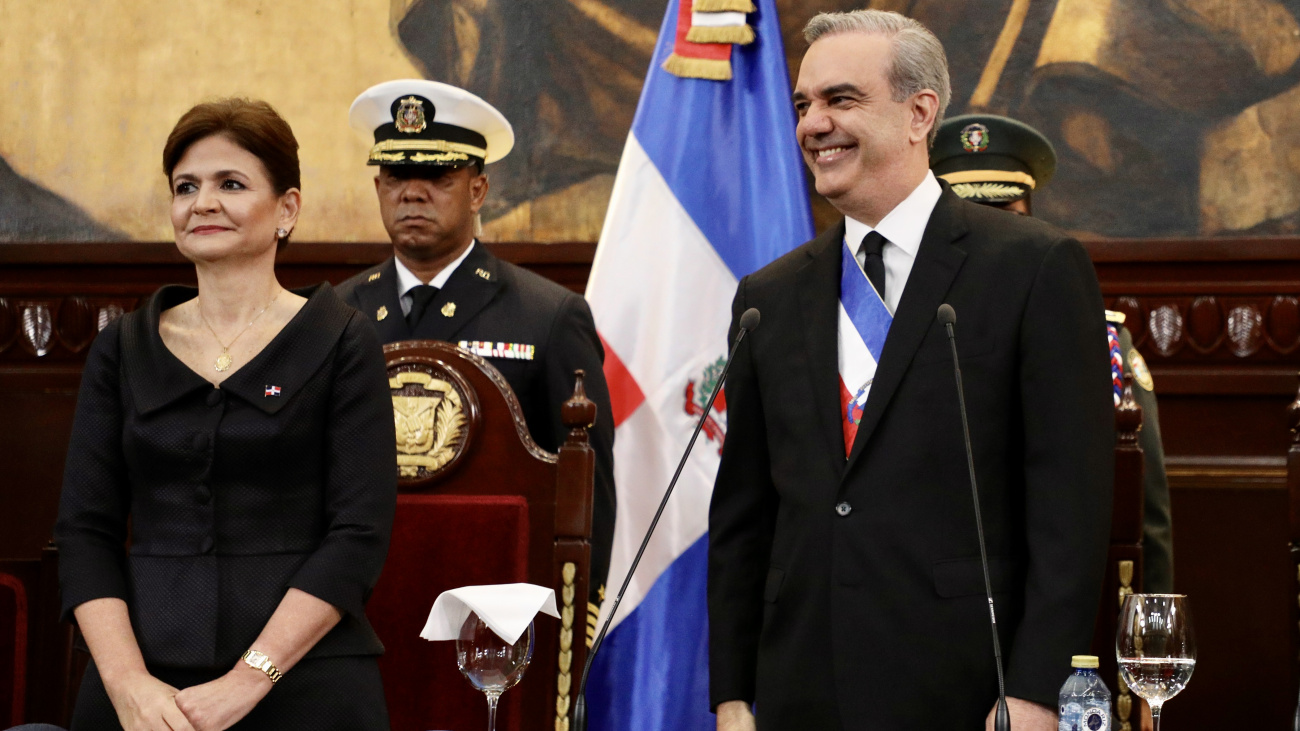 Gobierno invierte 77,000 millones de pesos en 485 obras del estado