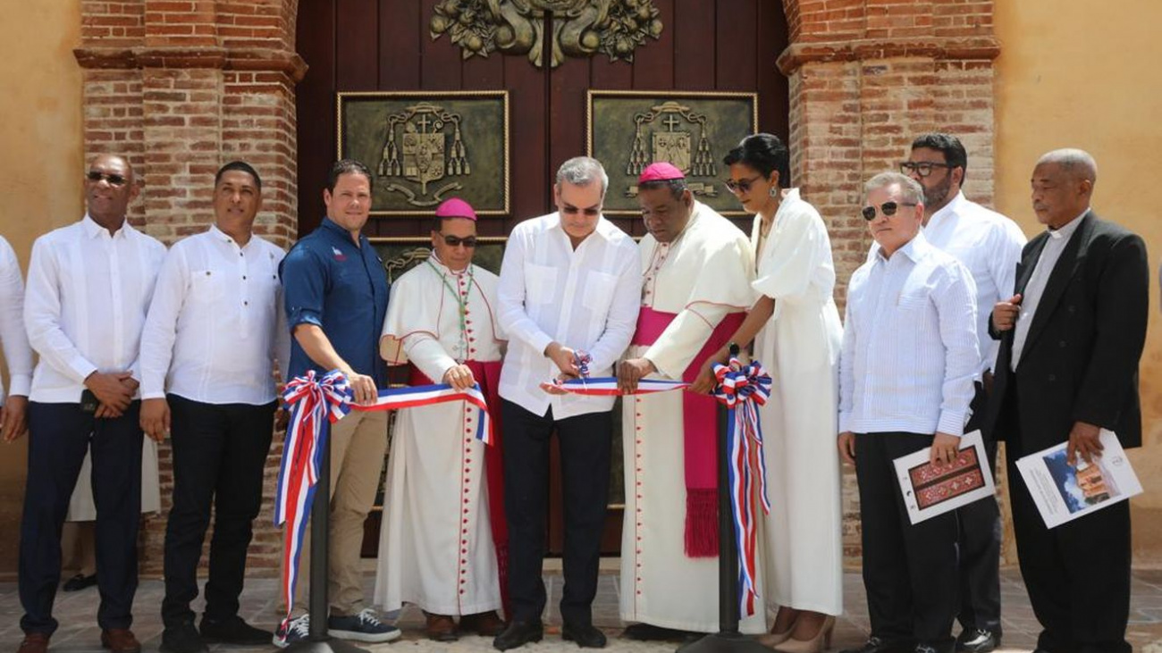 Obispo Castro Marte afirma visitas del presidente Abinader aportan desarrollo a la región.