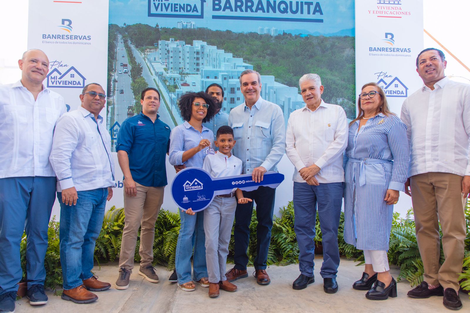 El presidente Abinader entrega más de 150 casas en Santiago y también inaugura una nueva planta de tratamiento de agua potable, moderna y avanzada