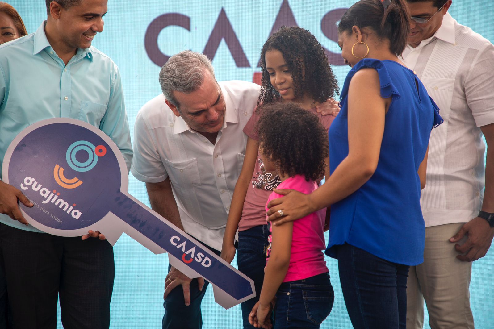 Presidente Abinader encabezó la inauguración de 200 apartamentos en Guajimía y  una subestación eléctrica en una zona franca de Santo Domingo