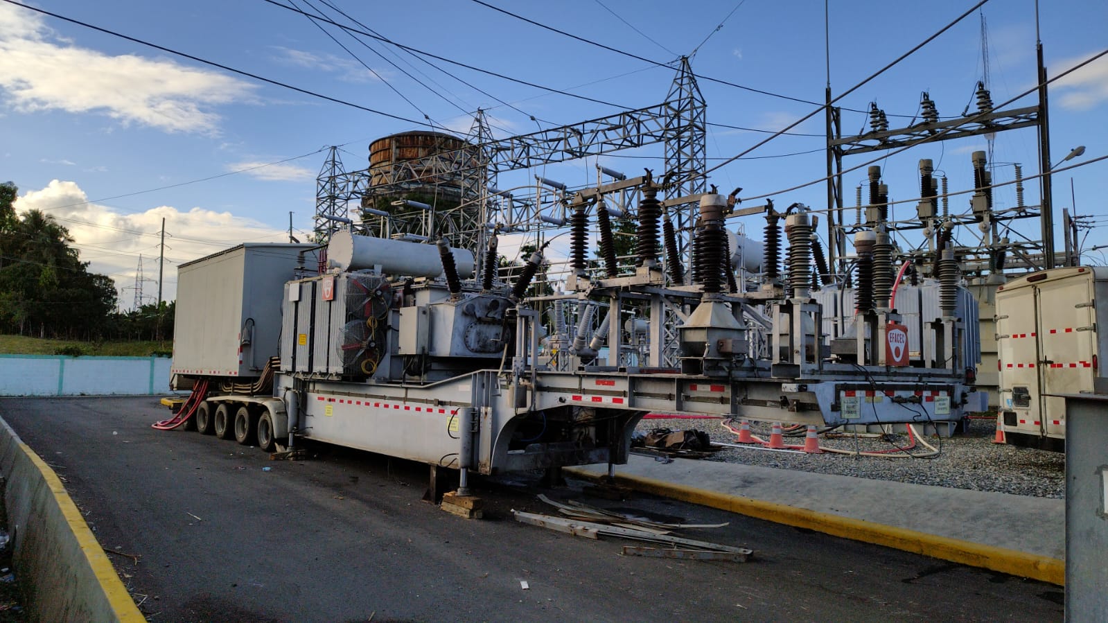 Edeeste revoluciona el suministro eléctrico: Transformador de 50MVA llega a subestación Dajao