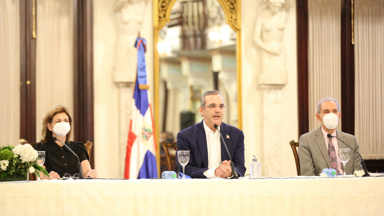 Presidente lanza el plan ‘Bono Estudio Contigo’ para universitarios