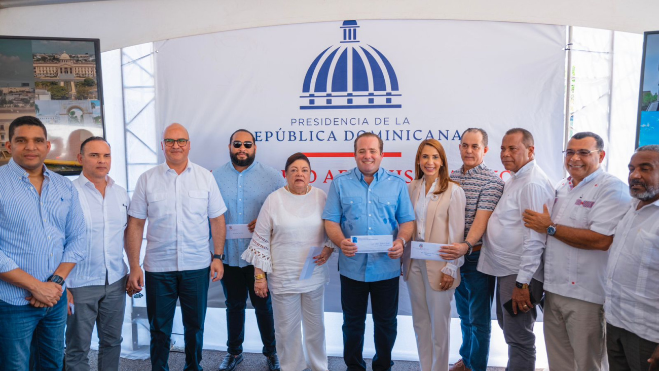 Entregan fondos para construcción de mercado en Puerto Plata