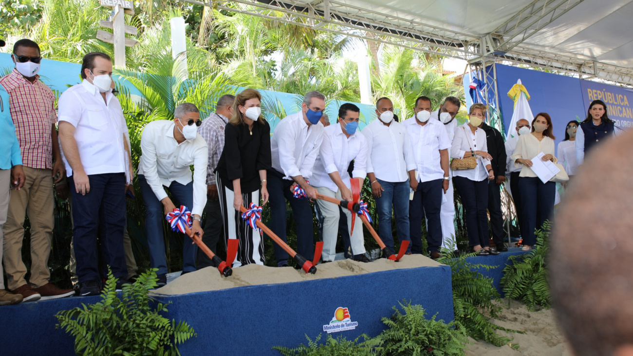 Abinader inicia construcción de torres de seguridad y proyecto de iluminación en Puerto Plata