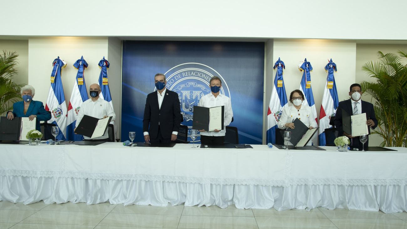 Gobierno y ONU firman acuerdo para fortalecer lucha anticorrupción