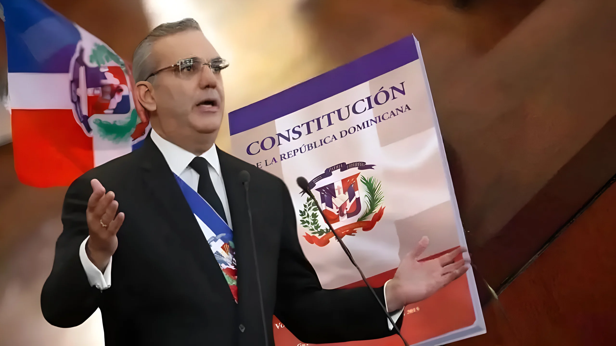 Constitución limita reelección y reduce número de diputados